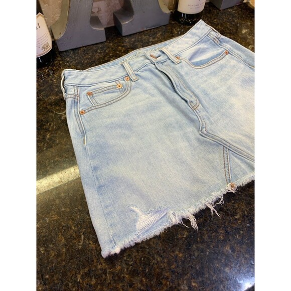 American Eagle Hi-Rise Festival Denim Miniskirt Light Wash Distressed - 6 - EUC - Picture 11 of 11
